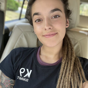 Meet your Posher, Kayla